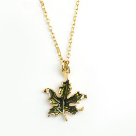 Dark Green Maple Leaf Short Necklace