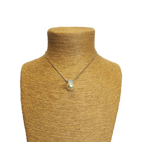 Pearl Pendant Necklace 