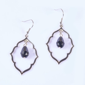 Black Teardrop Bead Earring